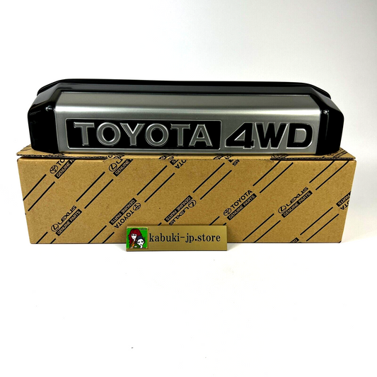TOYOTA Genuine 81276-90K02 LAND CRUISER 70 Series License Plate Lamp Cover OEM