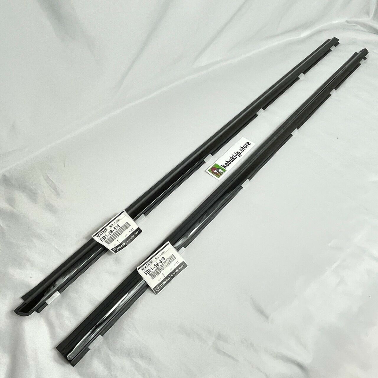 梅07ページ MAZDA RX7 Genuine Outer Door Window Weather Strip LH&RH Set NEW